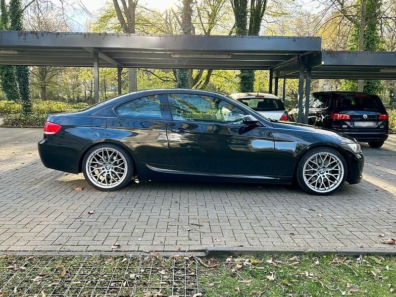 Second-hand BMW 325 Performance 218 CP (160 kW) 2008 Negru Coupe