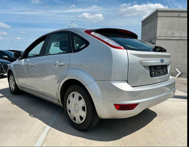 Brugt Ford Focus Style 80 HK (58 kW) 2009 Sølv Sedan