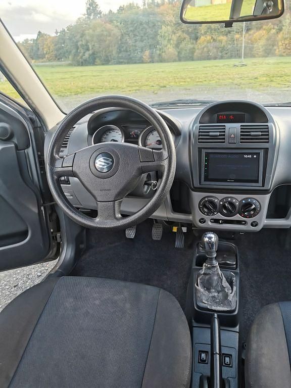 Silber Gebraucht 2004 Suzuki Ignis Comfort Limousine | 2.000 € (Guter Preis) - Bild 1/4