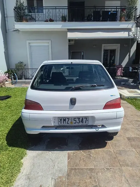 Gebraucht Peugeot 106 103 PS (75 kW) 1998 Weiß Kleinwagen