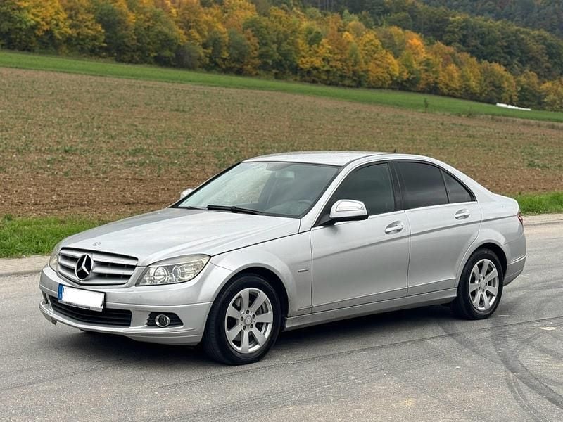 Silber Gebraucht 2007 Mercedes C220 Limousine | 4.600 € (Fairer Preis) - Bild 1/4