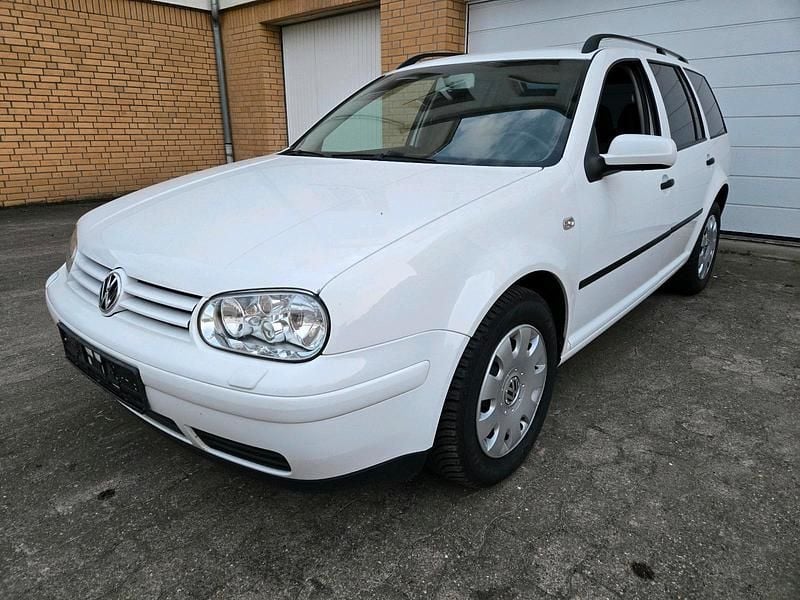Weiß Gebraucht 2003 VW Golf IV Kombi | 3.990 € (Fairer Preis) - Bild 1/4