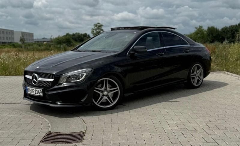 Schwarz Gebraucht 2014 Mercedes CLA250 AMG line Limousine | 16.800 € (Fairer Preis) - Bild 1/4