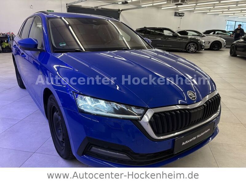 Blau Gebraucht 2021 Skoda Octavia Clever Kombi | 14.400 € (Fairer Preis) - Bild 1/4