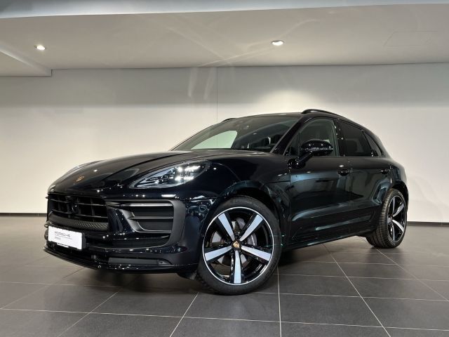 Tiefschwarzmetallic Gebraucht 2024 Porsche Macan SUV | 98.900 € - Bild 1/4