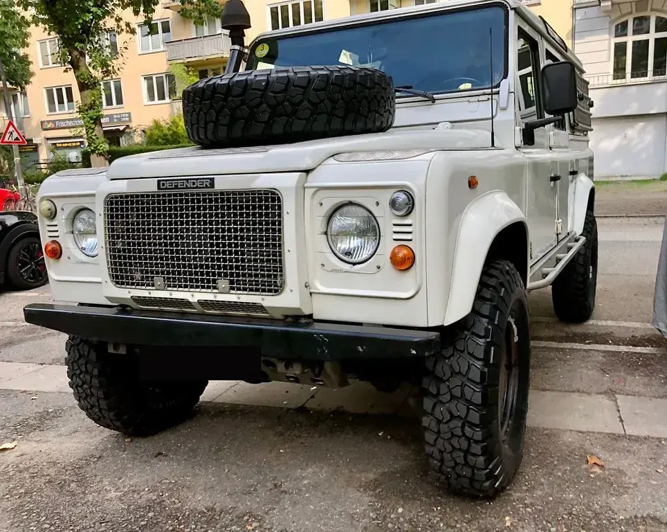 Gebraucht Land Rover Defender S 122 PS (89 kW) 1999 Weiß Kombi