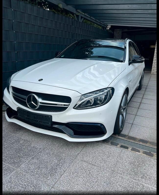 Weiß Gebraucht 2018 Mercedes C63 AMG AMG Kombi | 59.450 € - Bild 1/4