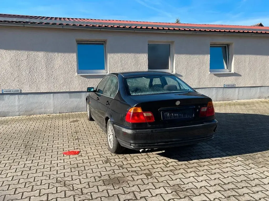 Gebraucht BMW 323 170 PS (125 kW) 1998 Schwarz Limousine