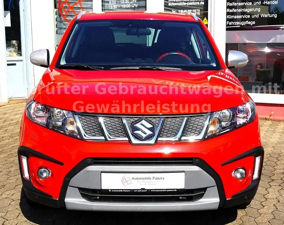 Gebraucht Suzuki Vitara 140 PS (102 kW) 2017 Rot SUV