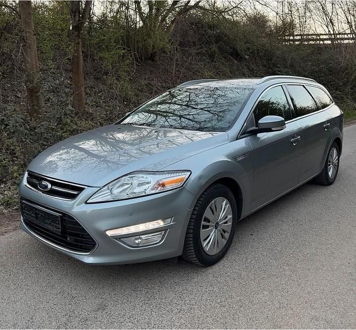 Gebraucht Ford Mondeo 160 PS (117 kW) 2014 Grau Kombi