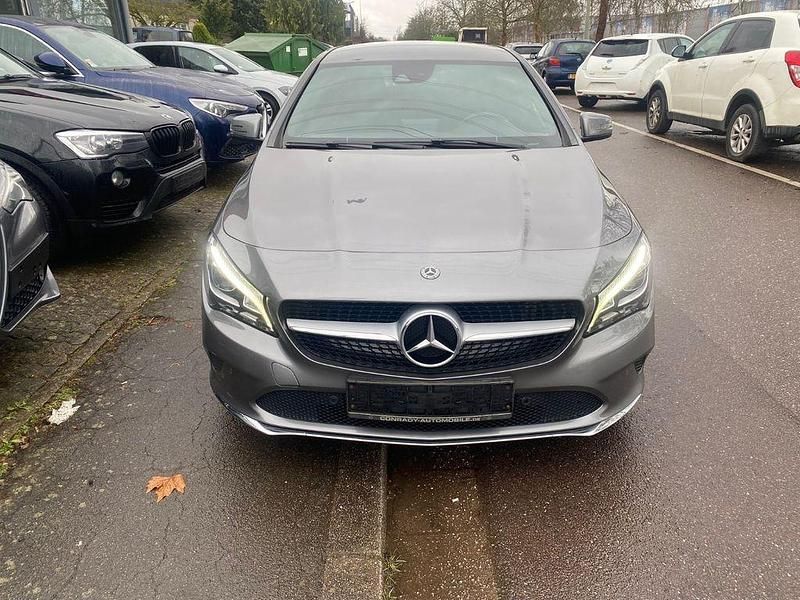 Gebraucht Mercedes CLA200 156 PS (114 kW) 2017 Grau Limousine