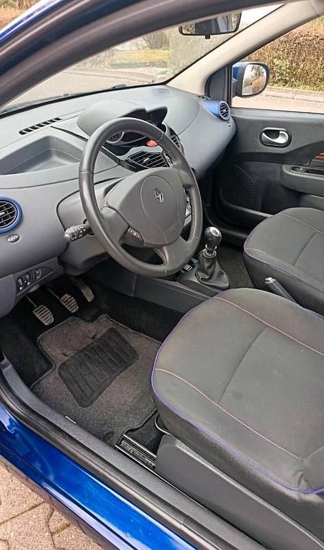 Gebraucht Renault Twingo Initiale Paris 70 PS (51 kW) 2013 Blau Kleinwagen