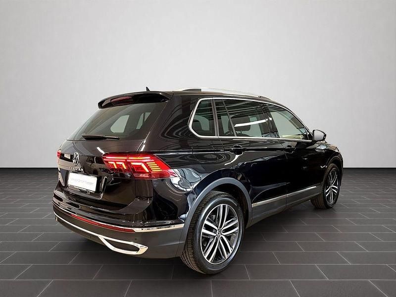 Gebraucht VW Tiguan Elegance 150 PS (110 kW) 2022 Deep black perleffekt (metallic) SUV