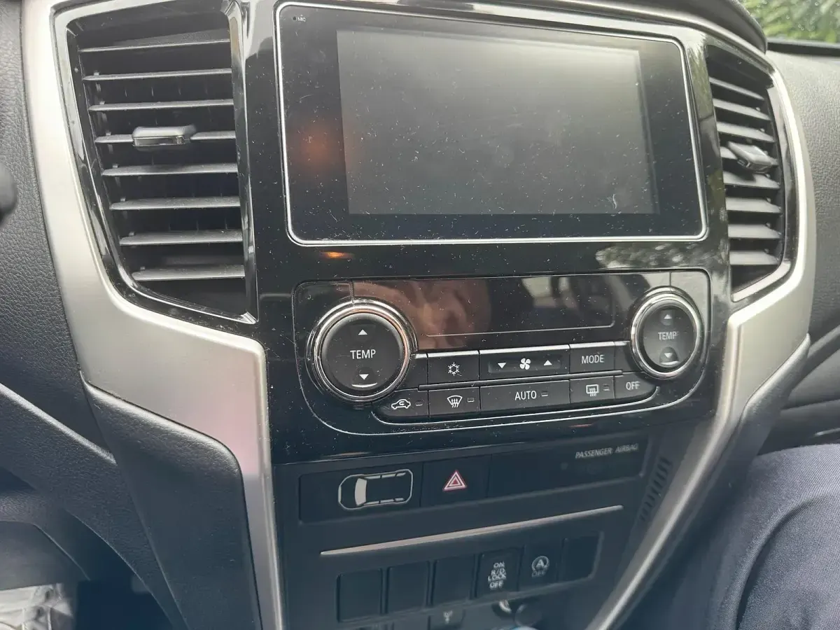 Gebraucht Mitsubishi L200 181 PS (133 kW) 2022 Grau Pickup
