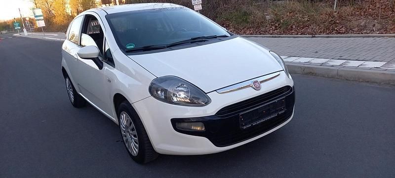 Gebraucht Fiat Punto 70 PS (51 kW) 2011 Weiß Kleinwagen