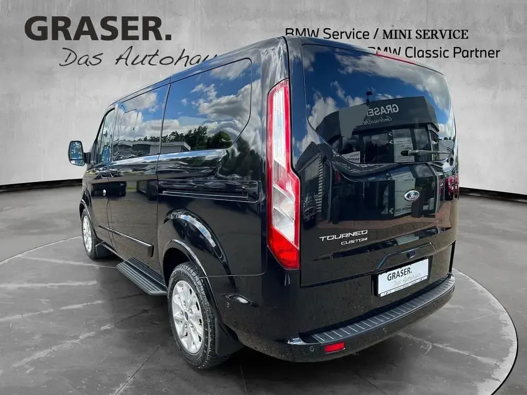 Gebraucht Ford Tourneo Titanium 150 PS (110 kW) 2023 Schwarz Van / Kleinbus