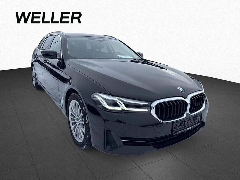 Gebraucht BMW 530e Sport Line 292 PS (214 kW) 2021 Bmw 530e touring aut. (schwarz) Kombi