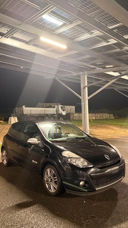 Gebraucht Renault Clio III Night&Day 106 PS (77 kW) 2012 Kleinwagen