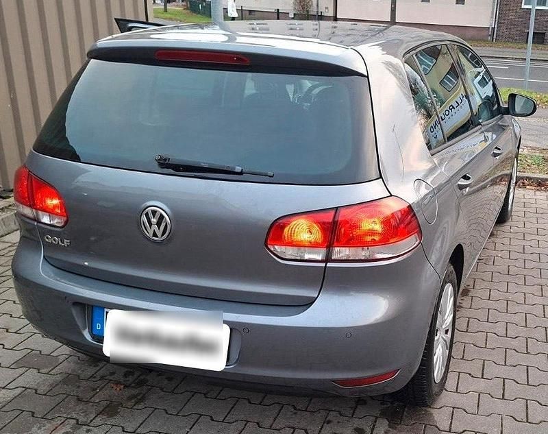 Gebraucht VW Golf VI Style 105 PS (77 kW) 2011 Grau Kleinwagen