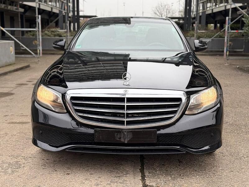 Gebraucht Mercedes E200 150 PS (110 kW) 2019 Schwarz Limousine