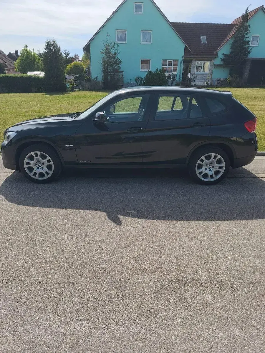 Gebraucht BMW X1 150 PS (110 kW) 2010 Schwarz SUV