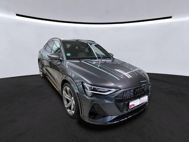 Gebraucht Audi e-tron Sportback Sport 369 kW (503 PS) 2022 Daytonagrau perleffekt SUV