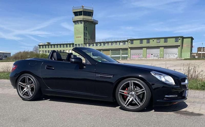 Gebraucht Mercedes SLK300 245 PS (180 kW) 2015 Schwarz Cabrio