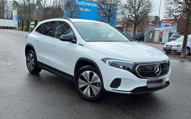 Gebraucht Mercedes EQA250 139 kW (190 PS) 2021 Schwarz SUV