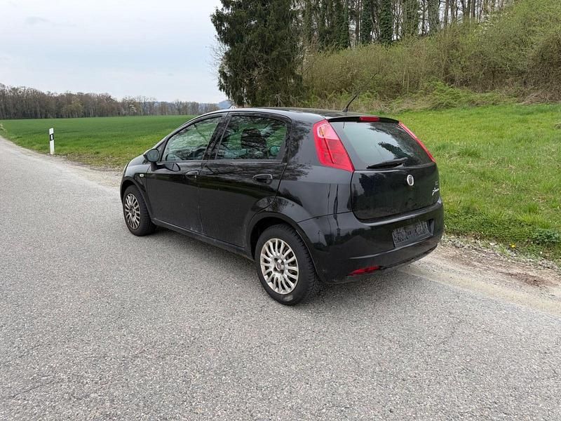 Gebraucht Fiat Grande Punto Dynamic 95 PS (69 kW) 2009 Schwarz Kleinwagen