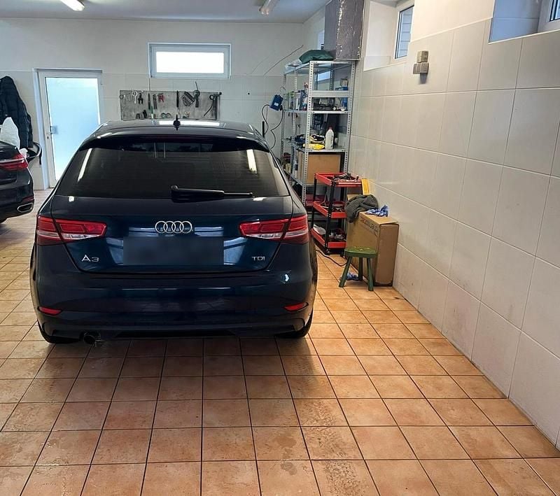 Gebraucht Audi A3 Comfort 116 PS (85 kW) 2017 Blau Kleinwagen