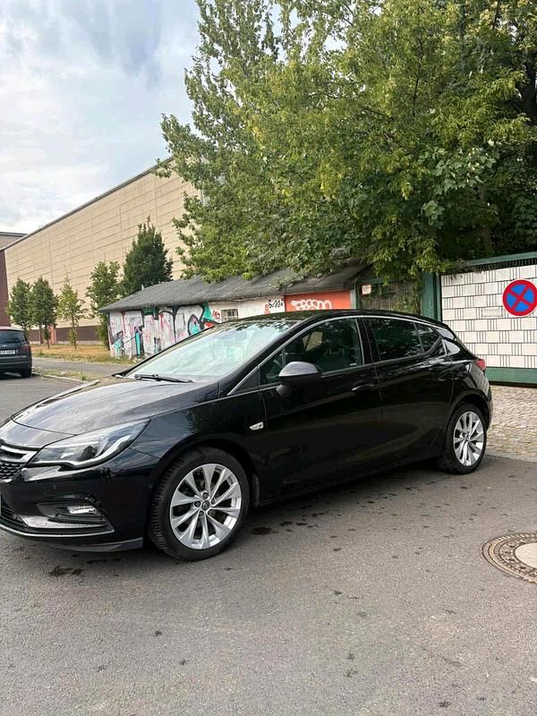 Schwarz Gebraucht 2017 Opel Astra Innovation Limousine | 7.800 € (Superpreis) - Bild 1/4