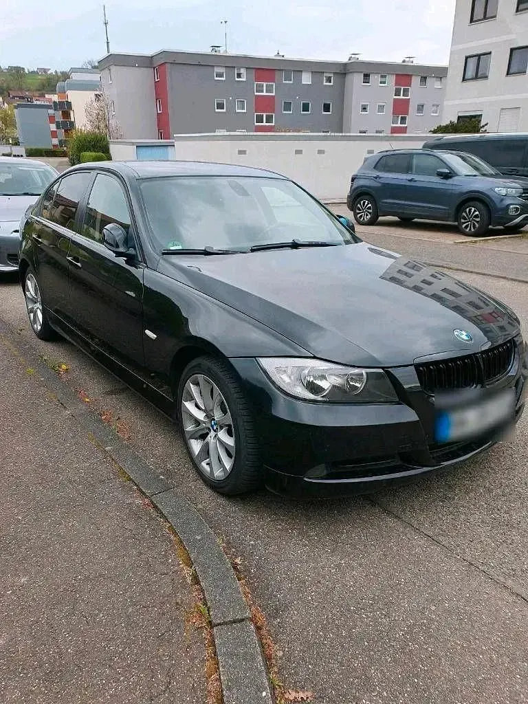 Brugt BMW 318 143 HK (105 kW) 2007 Sort Sedan