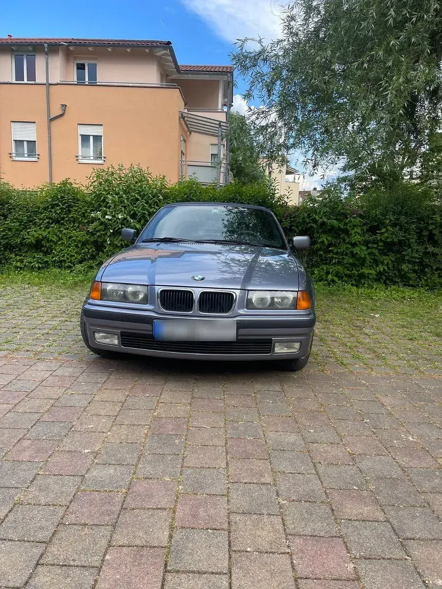Gebraucht BMW 320 Cabriolet 150 PS (110 kW) 1997 Blau Cabrio