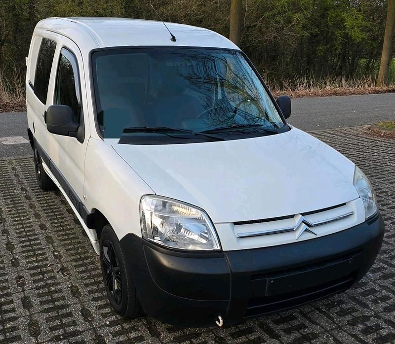 Gebraucht Citroën Berlingo 75 PS (55 kW) 2008 Weiß Van / Kleinbus