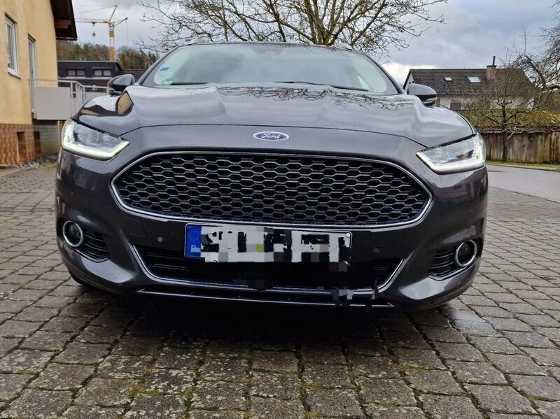 Grau Gebraucht 2017 Ford Mondeo Titanium Kombi | 15.099 € (Fairer Preis) - Bild 1/4