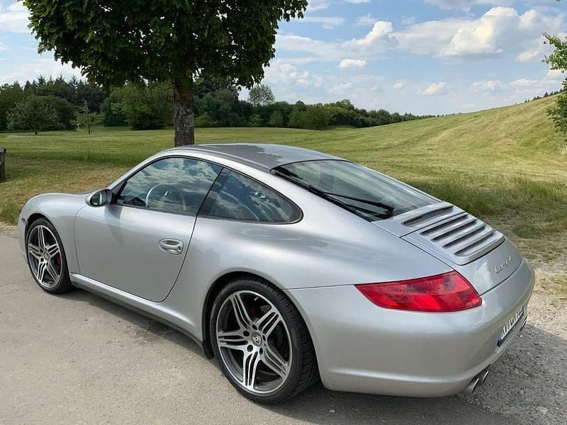 Silber Gebraucht 2006 Porsche 911 Carrera 4 Coupé | 42.500 € (Guter Preis) - Bild 1/4
