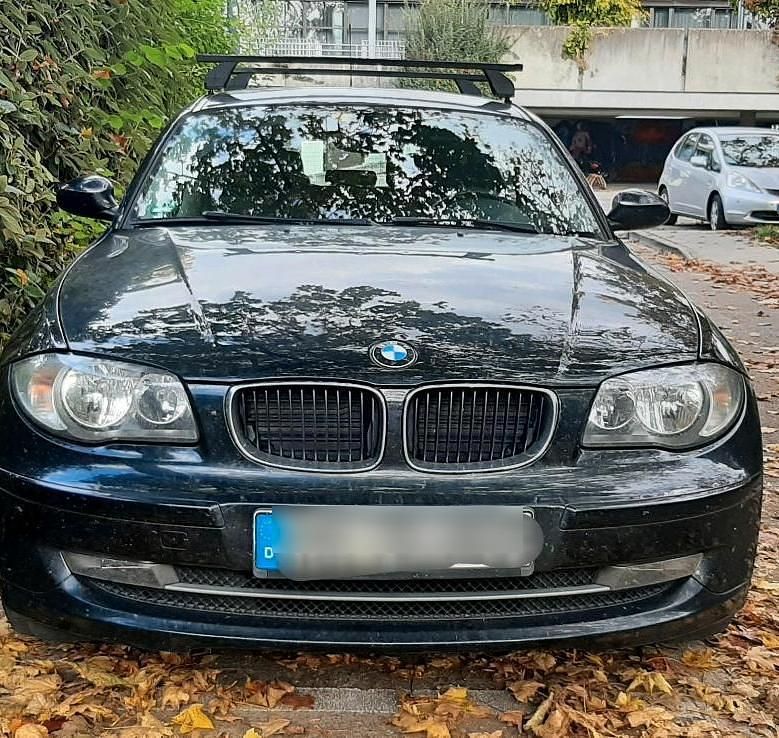 Gebraucht BMW 116 122 PS (89 kW) 2009 Schwarz Kleinwagen