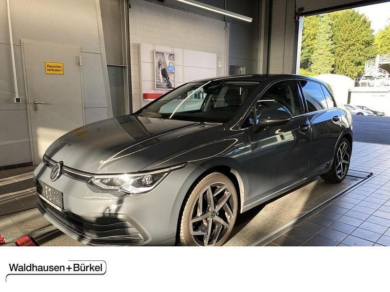 Grau Gebraucht 2020 VW Golf VIII Style Limousine | 19.950 € (Guter Preis) - Bild 1/4