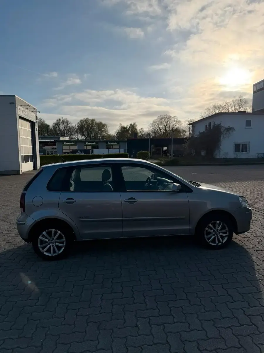 Gebraucht VW Polo 69 PS (50 kW) 2008 Grau Kleinwagen