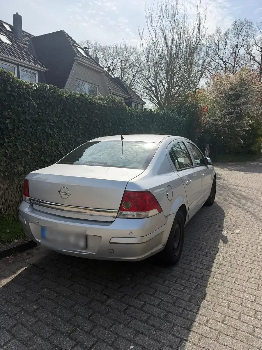 Gebraucht Opel Astra 120 PS (88 kW) 2009 Silber Limousine