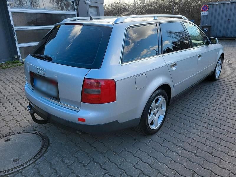 Usado Audi A6 165 HP (121 kW) 2001 Prateado Carrinha