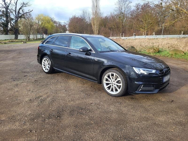 Second-hand Audi A4 S-Line 150 CP (110 kW) 2017 Negru Break