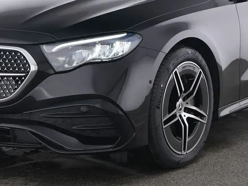 Gebraucht Mercedes E200 AMG 204 PS (150 kW) 2025 Schwarz Limousine