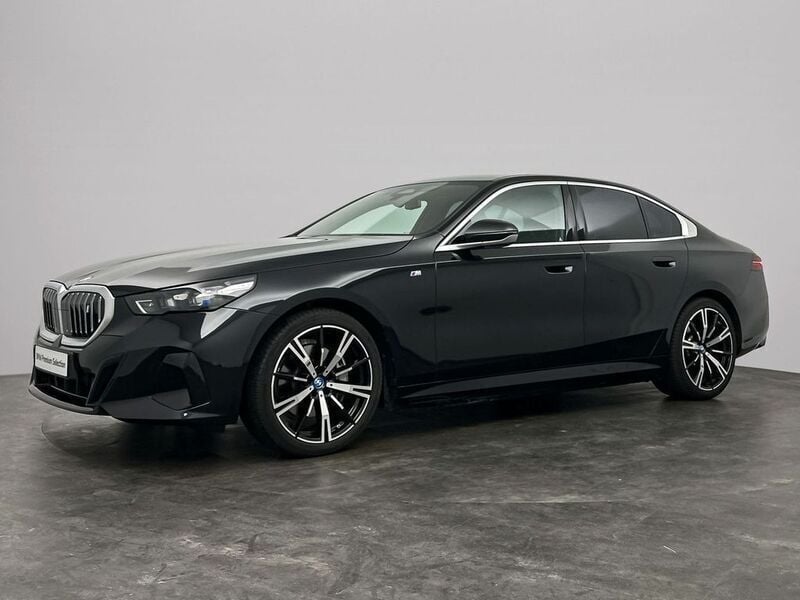 Schwarz Gebraucht 2023 BMW i5 M Sport Limousine | 56.880 € (Fairer Preis) - Bild 1/4