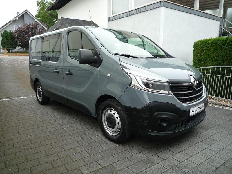 Grau Gebraucht 2021 Renault Trafic Komfort Van | 24.900 € (Fairer Preis) - Bild 1/4
