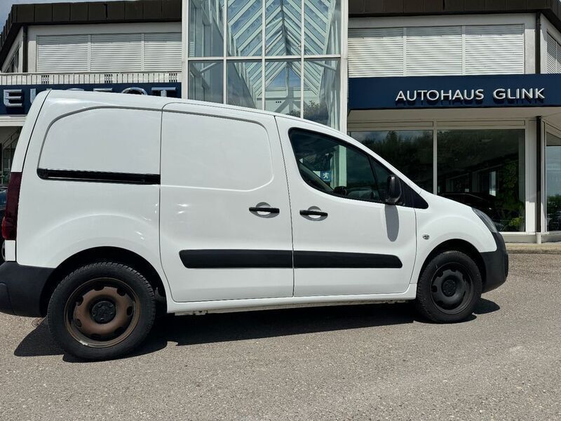 Gebraucht Peugeot Partner Premium 99 PS (72 kW) 2019 Weiß Van / Kleinbus