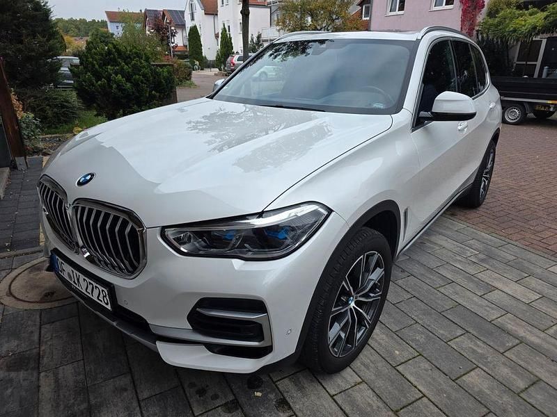 Weiß Gebraucht 2022 BMW X5 Sport Line SUV | 56.900 € (Fairer Preis) - Bild 1/4