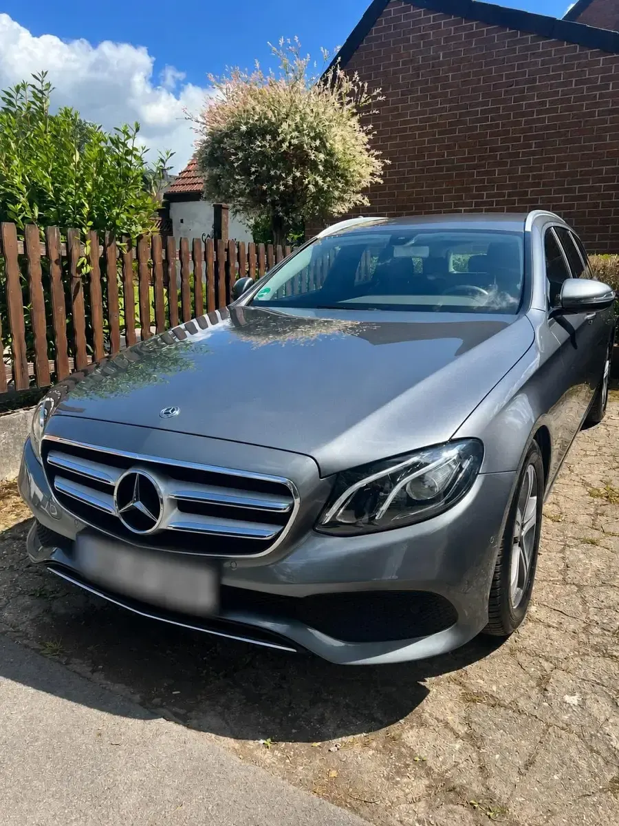 Gebraucht Mercedes E200 Avantgarde 184 PS (135 kW) 2018 Grau Kombi