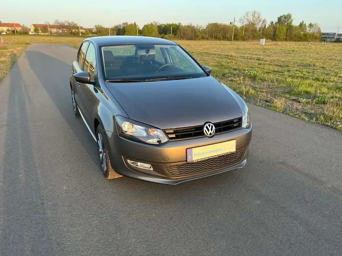 Gebraucht VW Polo Style 86 PS (63 kW) 2011 Pepper grey metallic Kleinwagen