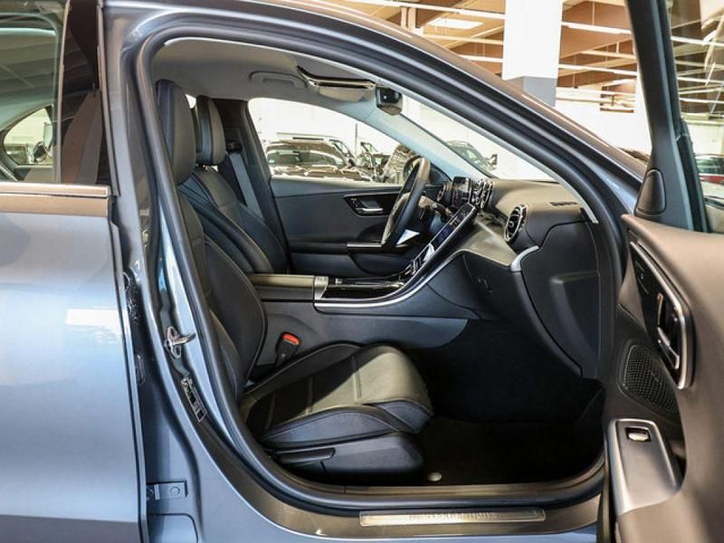 Gebraucht Mercedes E400 Avantgarde 252 PS (185 kW) 2023 Grau / selenitgrau (metallic) Limousine